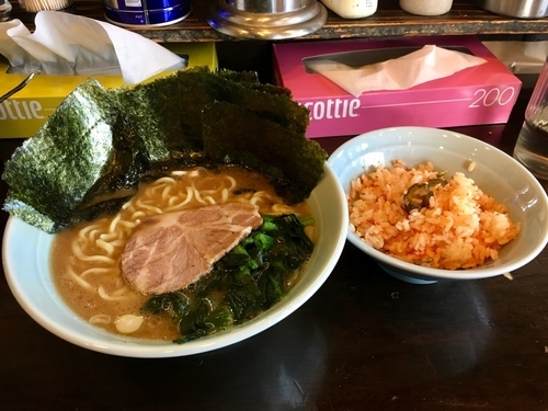 「海苔増しラーメン 並(カタメ) ¥700+サービス小ライス」@横浜ラーメン 武蔵家 三鷹店の写真