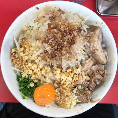 「まぜそば（少なめ）＋追加豚1枚（ニンニクアブラ）」@用心棒 本号の写真