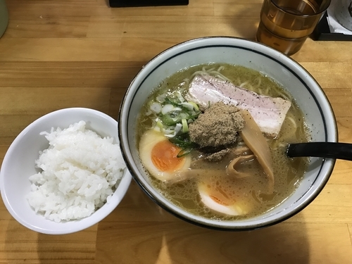 「魚介豚骨 唐揚げセット」@逸品同源の写真