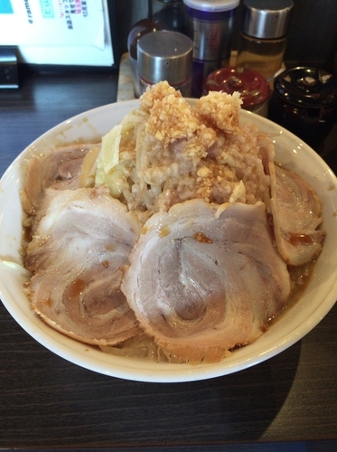 「フク郎、大、チャーシュートッピング、アブラ、ヤサイ、ニンニク」@らーめん 福たけ 桜木本店の写真