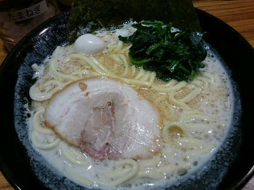 「家系醤油ラーメン」@横浜家系ラーメン 壱角家 八重洲店の写真
