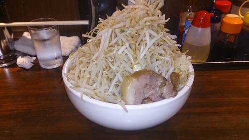 「豚入りラーメン特盛 990円」@らーめんまんの写真