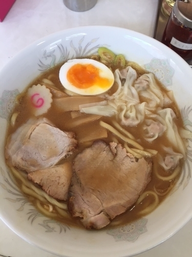 「中華そば　690円　＋ワンタン100円（6個）」@浦和大勝軒の写真