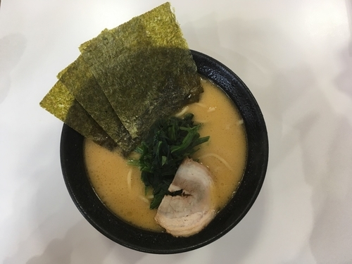 「醤油ラーメン(並)　６９０円」@らーめん わらい屋の写真