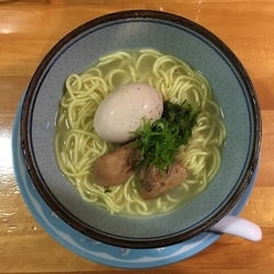 とりそば全部（基本）　９５０円