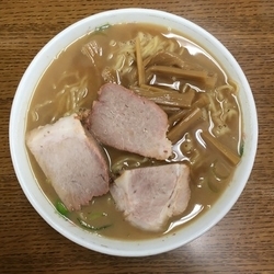 ラーメン 700円