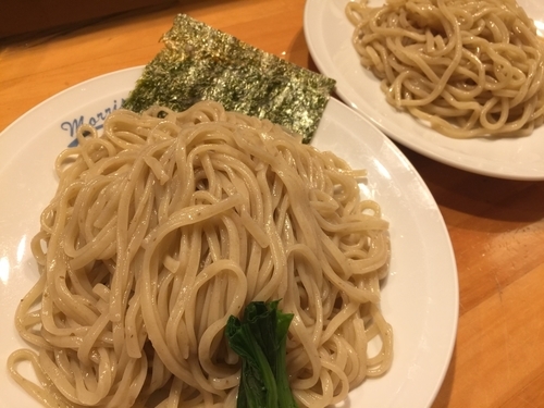 「つけそば（平打ち麺といつもの麺の自家製麺ダブル盛り）」@morrisの写真