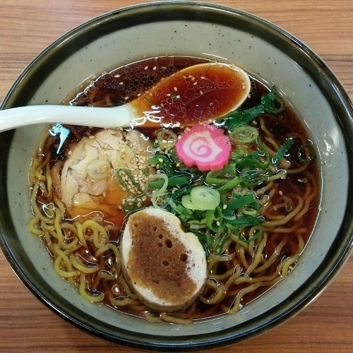 「しょうゆらーめん あっさり」@鶏や 総本店の写真