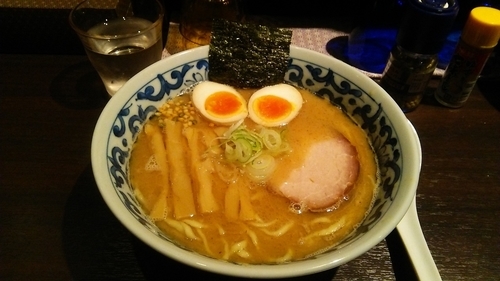 「煮玉子濃厚らー麺　850円」@九段 斑鳩 市ヶ谷本店の写真