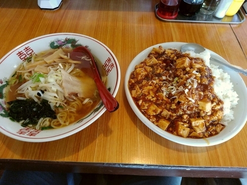 「ラーメンセット(醤油ラーメン＋麻婆丼)680円」@台湾料理 百盛の写真