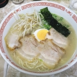 ラーメン(530円)
