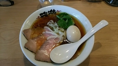 「特生揚げ醤油らーめん 900円」@らーめん 雅楽 GARAKUの写真