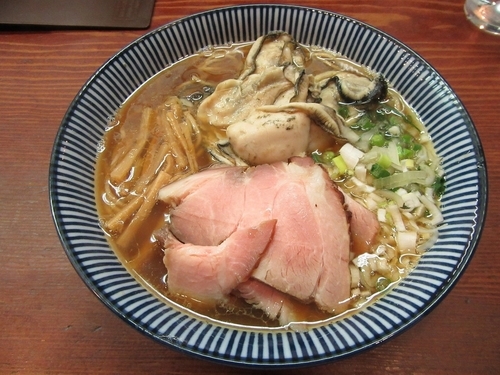 「限定　カキの醤油拉麺（９５０円）」@良温(Ra-on)の写真