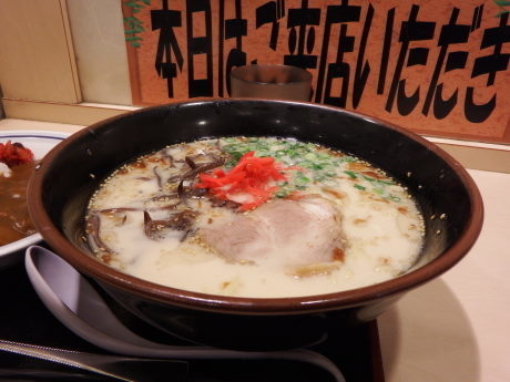 「豚骨ラーメン」@安達太良SA・上り フードコートの写真