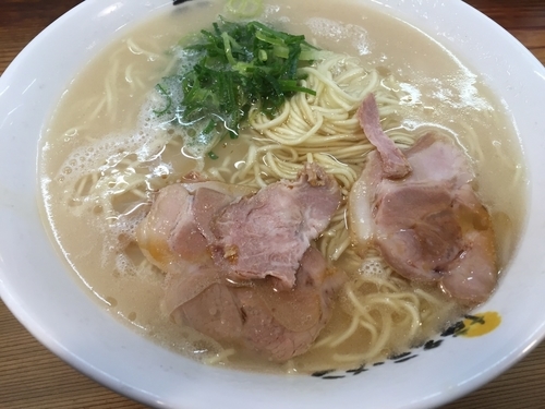 「大盛りラーメン：380円」@博多ラーメン 膳 天神メディアモール店の写真