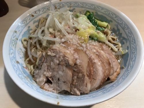 「豚増しらーめん」@らーめん 陸 尾山台店の写真