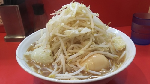 「小ラーメン（野菜・にんにく）＋味玉＋玉ねぎ￥830」@麺屋 桐龍の写真