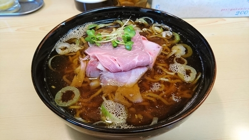 「煮干ラーメン(青)・・550円」@煮干ラーメンとローストビーフ パリ橋の写真