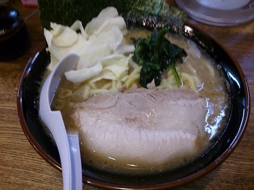 「いつも豚骨醤油いつものお値段」@らあめん 寸八 総本店の写真