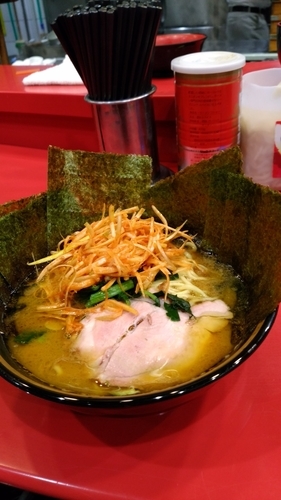 「中盛り　辛ネギ　のり」@家系総本山 ラーメン吉村家の写真