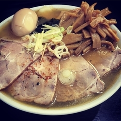 塩メンマチャーシュー味玉