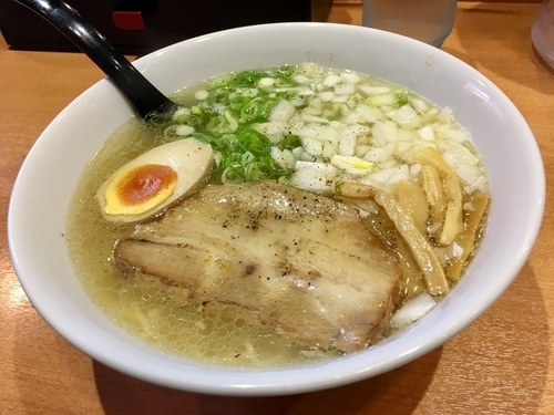 「焦がし牛塩らぁめん ¥750」@ラーメン春樹 立川店の写真