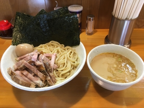 「【3周年限定】アゴ出汁チャーシューつけ麺＋海苔＋beer」@麺屋 永太の写真