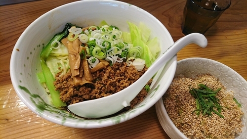 「汁無担担麺(αのスープ付)+しょうがダレといり白ゴマのせ丼」@ロ麺ズの写真
