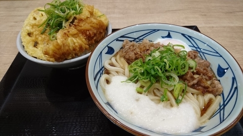 「限定/牛とろ玉うどん大+天丼」@丸亀製麺 イオンモール日の出店の写真