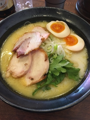 「こってり塩ラーメン」@鶏らーめん  極楽鳥の写真