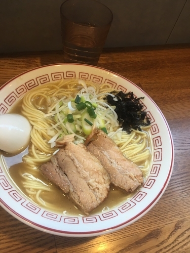 「煮干しそば（白醤油）」@煮干中華そば専門 煮干丸の写真