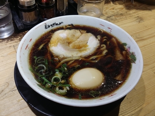 「黒醤油ラーメン」@金久右衛門 道頓堀店の写真