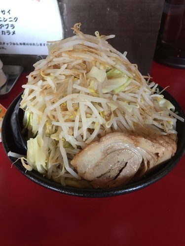 「ラーメン 中(野菜ちょいマシ半分)」@麺や 唯桜の写真