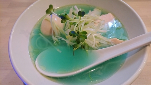 「鶏清淡 青　９００円」@濃厚鶏出汁拉麺 吉法師 KIPPOSHIの写真