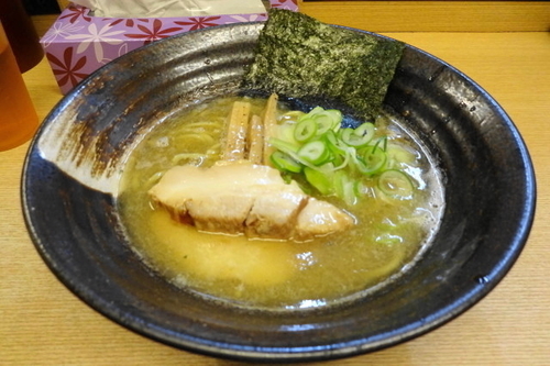 「とろっと濃厚にぼしそば８００円」@麺屋 達の写真