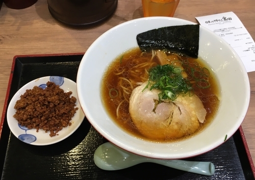「辛味中華そば」@日本の中華そば富田 成田空港店の写真