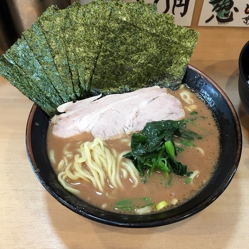 「ラーメン￥６５０＋海苔￥５０」@横浜家系らーめん 武道家 賢斗の写真