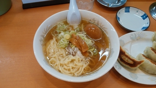 「味玉ラーメン＋餃子5個」@らーめん 香文の写真