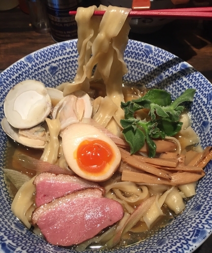 「[限定]貝節系はまぐり手延べ麺900円」@東京煮干屋本舗の写真