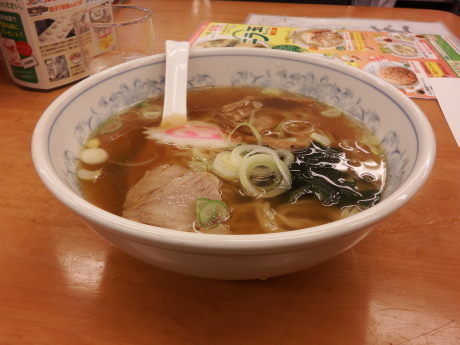 「満洲ラーメン　ハーフ麺」@ぎょうざの満洲 朝霞台南口店の写真