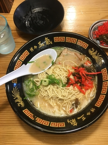 「やる気ラーメン（680¥、替え玉2個[20¥]）」@博多三氣 瑞穂店の写真
