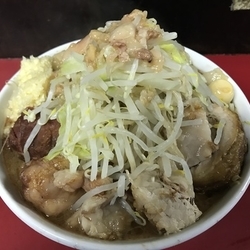 海老 小ブタ増し ヤサイニンニクアブラ増し