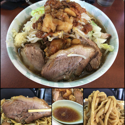 小ラーメン¥700（ニンニク・アブラ）