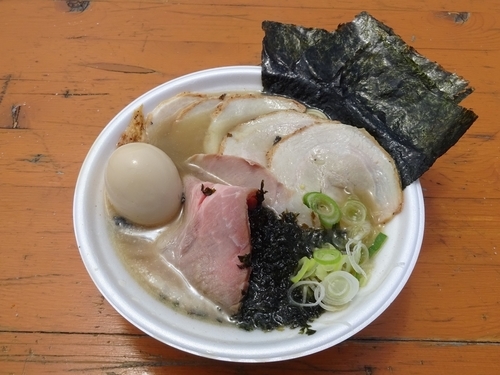 「中華そば よしかわ 中華そば（800円）＋スペシャル」@ラーメン優駿2017の写真