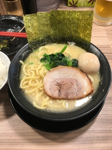 「ラーメン」@横浜家系 中井家の写真