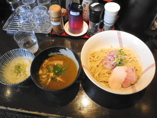 「５月限定 スパイシーカレーつけ麺 〆ごはん付 850円」@中華そば 葵の写真