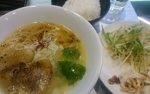 「XO醤薫イベリコ豚の玄瑛流ラーメン＋ランチセット」@麺劇場 玄瑛 六本木店の写真