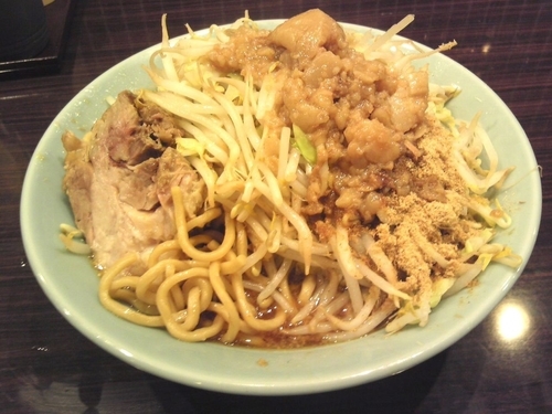 「ラーメン（中；300g）￥750・魚粉￥50」@立川マシマシ 8号店の写真