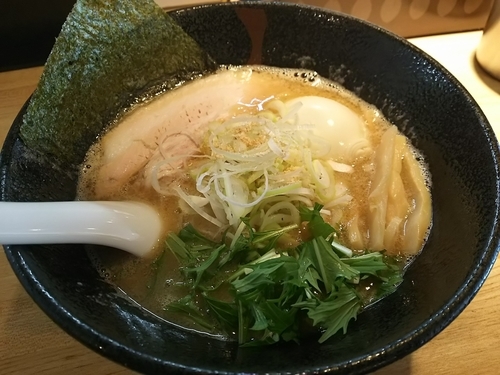 「【限定】えび塩白湯ラーメン」@らーめん 月の兎影の写真