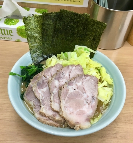 「キャベツチャーシュー 1000円」@横浜ラーメン 武蔵家 日吉店の写真